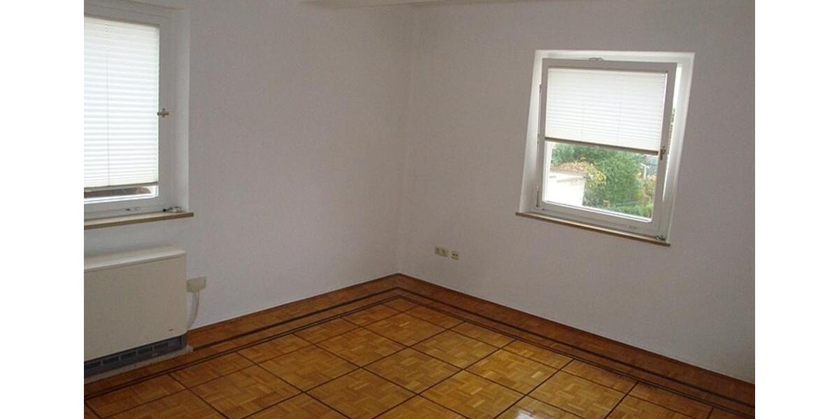 Einfamilienhaus Ebensfeld - 7 Zimmer, 135 m&sup2;, 900&euro; | Angebot:25170614