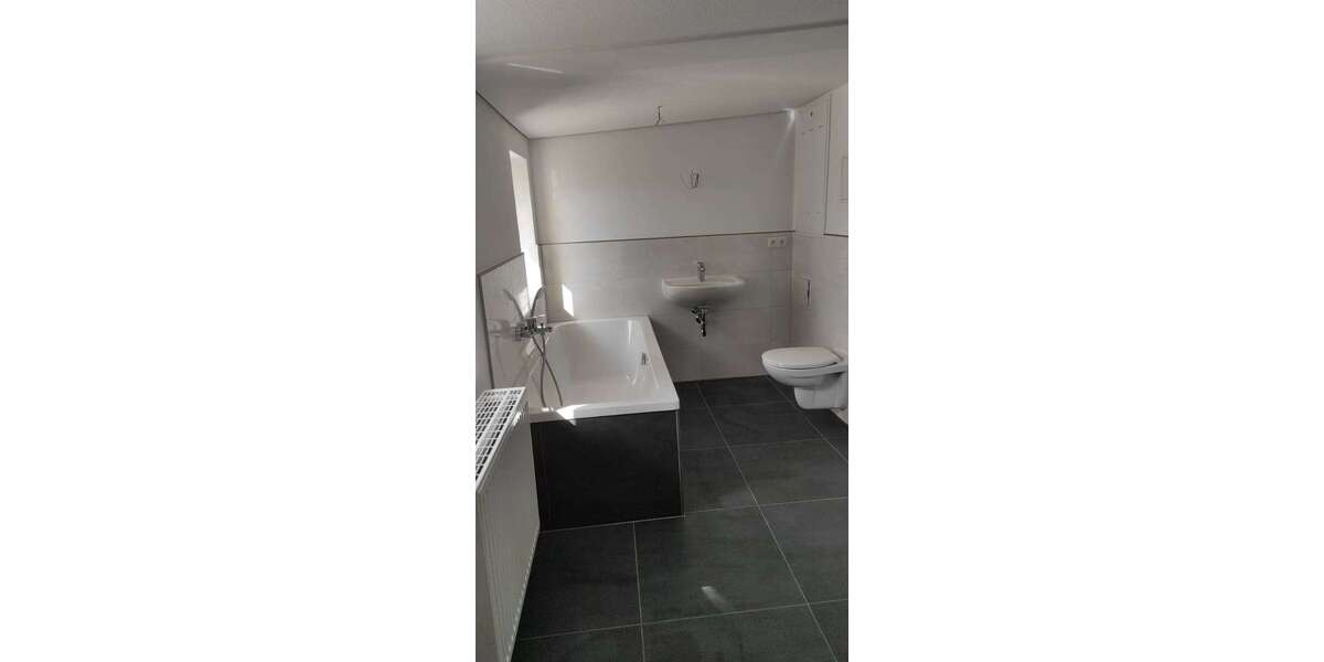 Etagenwohnung Zeitz - 5 Zimmer, 125 m&sup2;, 700&euro; | Angebot:27168262