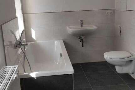 Wohnung Zeitz - 5 Zimmer, 125 m&sup2;, 700&euro; | Angebot:27168262