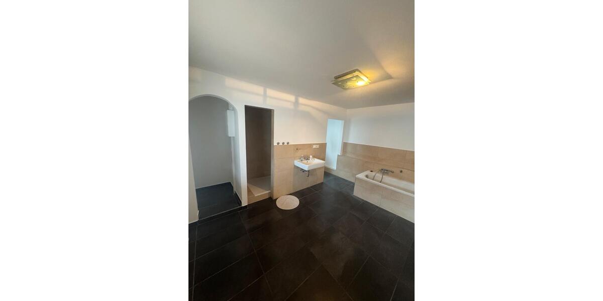 Maisonettenwohnung Griesheim - 4 Zimmer, 152 m&sup2;, 2.450&euro; | Angebot:24785761