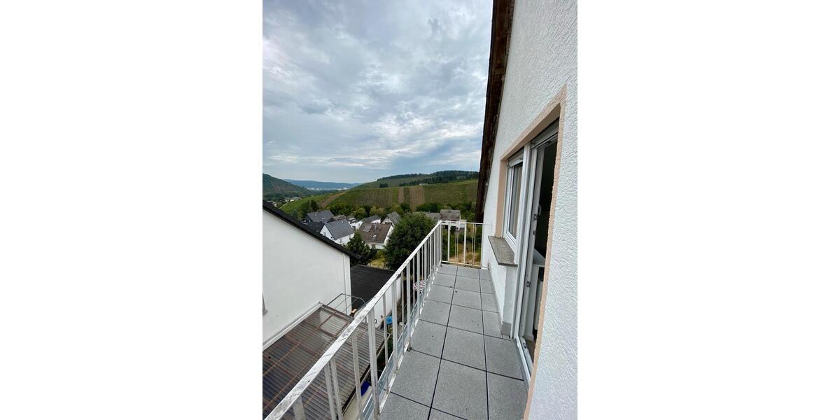 Dachgeschoßwohnung Mertesdorf - 3 Zimmer, 77 m&sup2;, 1.000&euro; | Angebot:26659476