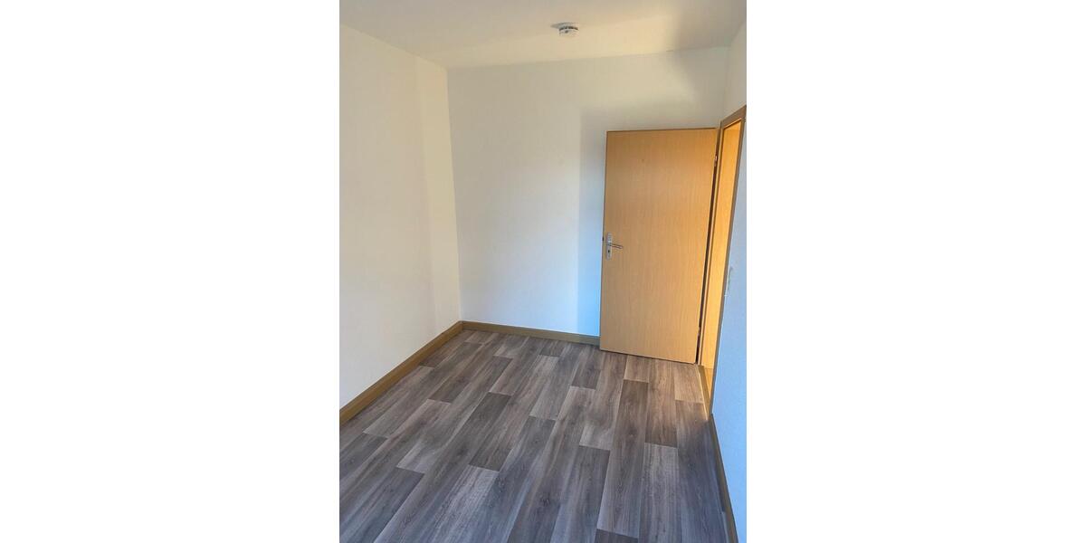 Etagenwohnung Staßfurt - 4 Zimmer, 103 m&sup2;, 500&euro; | Angebot:26633185