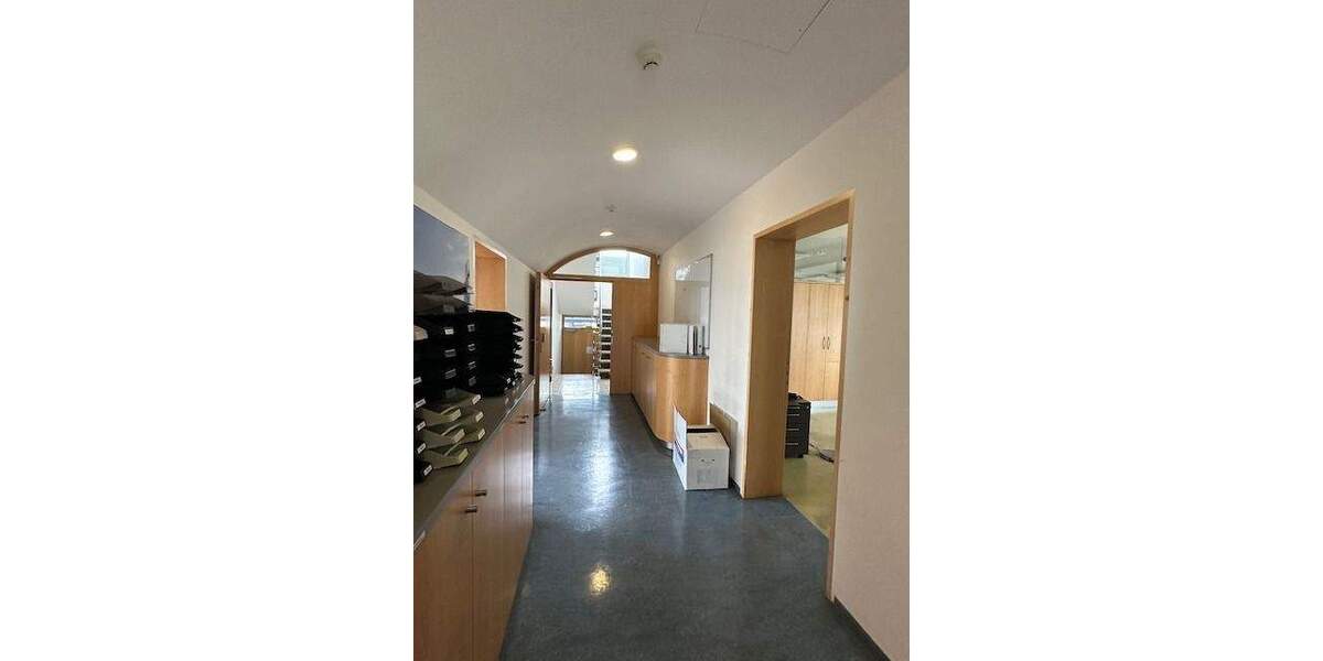 Gewerbeobjekt Weißenhorn - 8 Zimmer, 213 m&sup2;, 1.900&euro; | Angebot:24450598