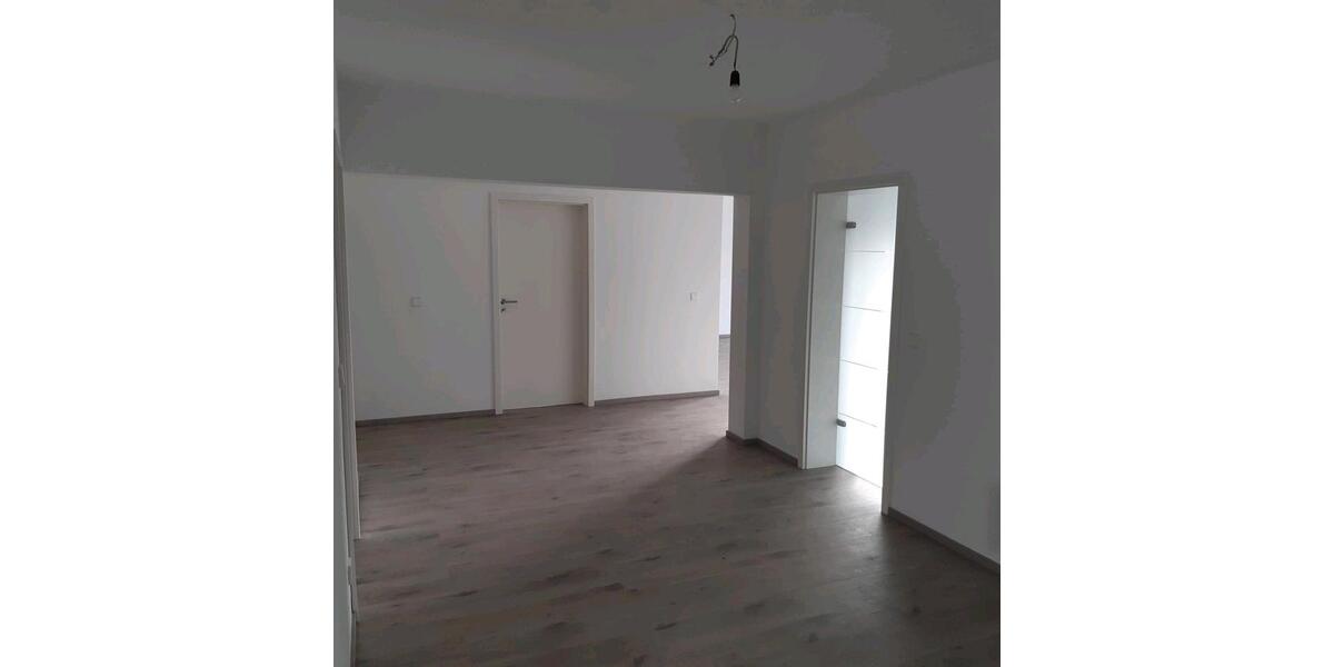 Etagenwohnung Lampertheim - 4 Zimmer, 160 m&sup2;, 1.600&euro; | Angebot:26425611