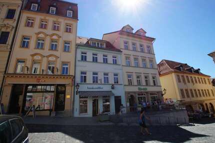 großzügiger Laden direkt am Markt