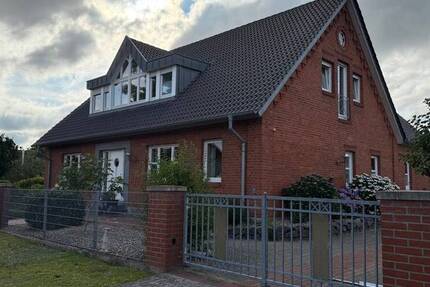Attraktive 2-Zimmer-Dachgeschoßwohnung für Singles in ruhiger Wohnlage von Weyhe-Lahausen!