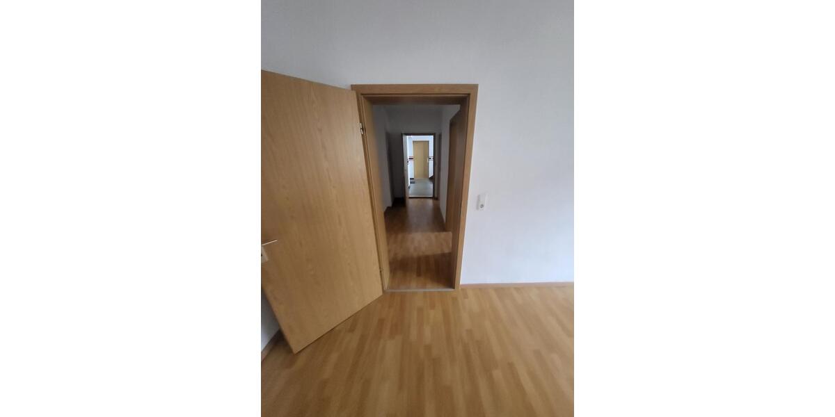 Etagenwohnung Merseburg - 2 Zimmer, 56 m&sup2;, 420&euro; | Angebot:24700323