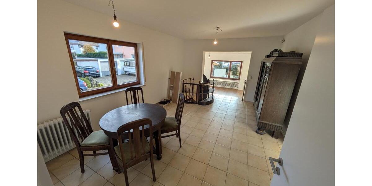 Etagenwohnung Teningen - 6 Zimmer, 2.076&euro; | Angebot:23635265