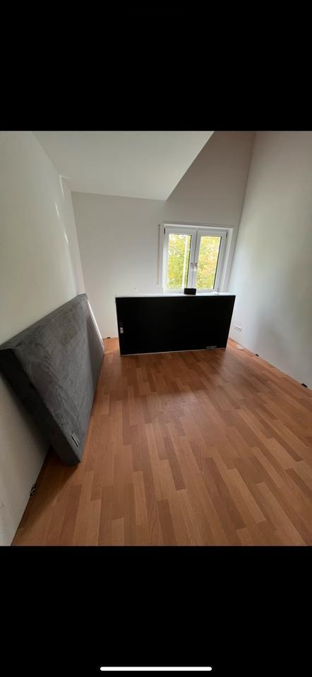 WG-Zimmer in zentraler Lage zu vermieten - möbliert und hell