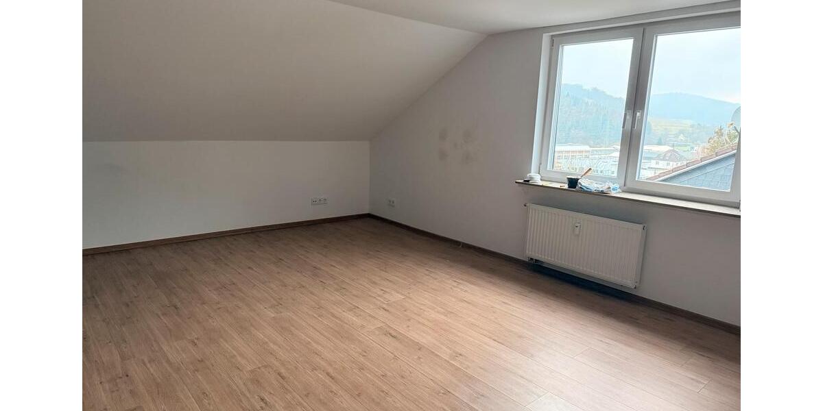 Dachgeschoßwohnung Plettenberg - 1 Zimmer, 60 m&sup2;, 600&euro; | Angebot:24346859