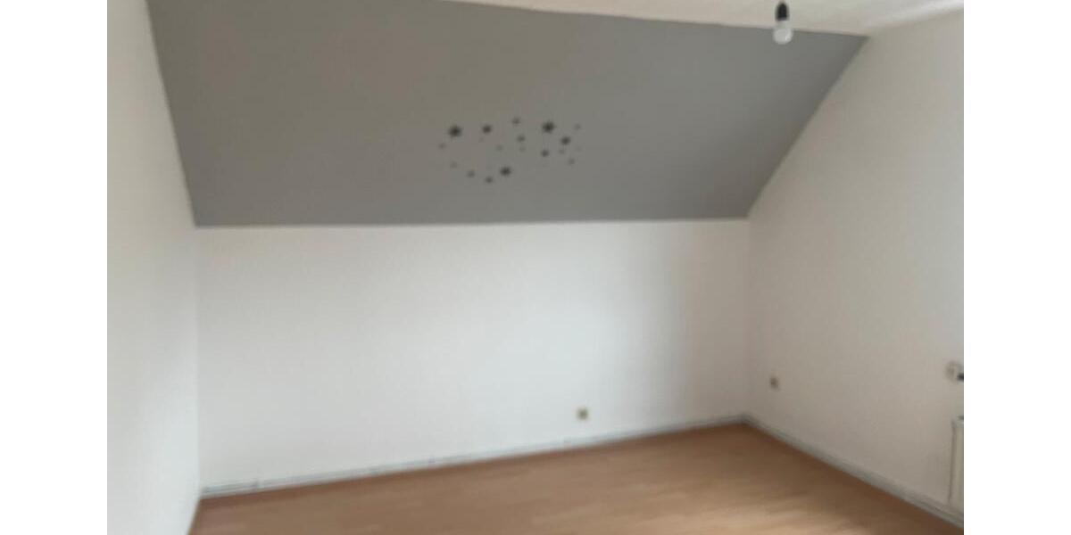 Dachgeschoßwohnung Iserlohn - 3 Zimmer, 80 m&sup2;, 500&euro; | Angebot:24488103