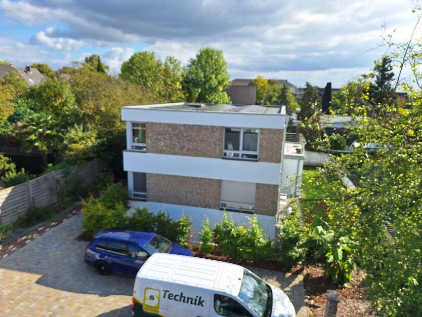 Ruhige Erdgeschosswohnung mit Garten u. Küche. Energiesparhaus 3 zimmer