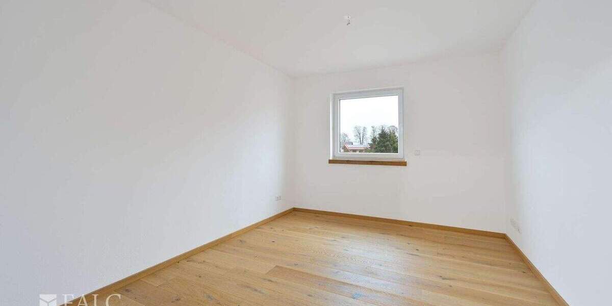 Etagenwohnung Otterfing - 3 Zimmer, 102 m&sup2;, 2.100&euro; | Angebot:24674510