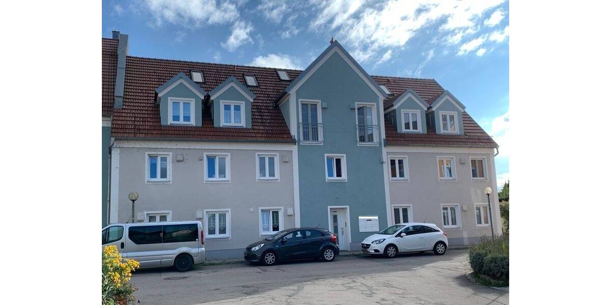 Etagenwohnung Nittenau - 3 Zimmer, 87 m&sup2;, 765&euro; | Angebot:25702608
