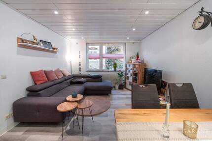 Charmante 3 Zimmer-Wohnung im 1. Obergeschoss - mit Balkon & Einbauküche in Stuttgart-West 3 zimmer