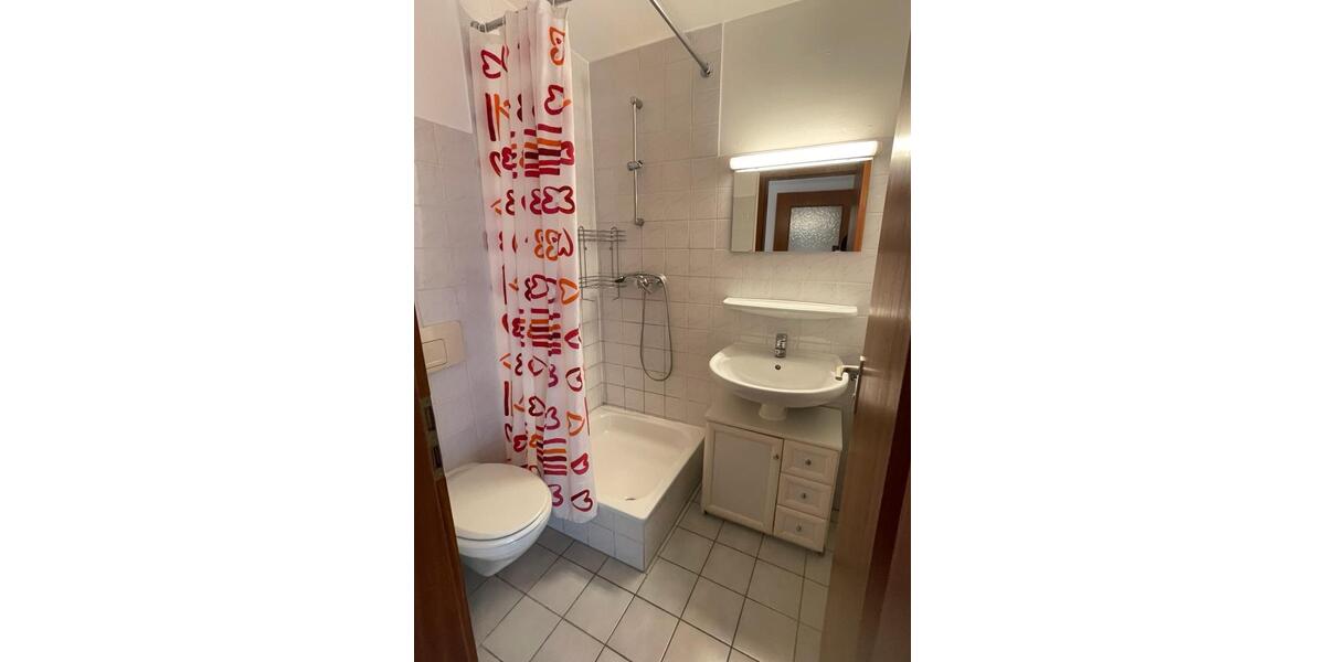 Etagenwohnung Tübingen Lustnau - 1.5 Zimmer, 34 m&sup2;, 1.090&euro; | Angebot:25646137