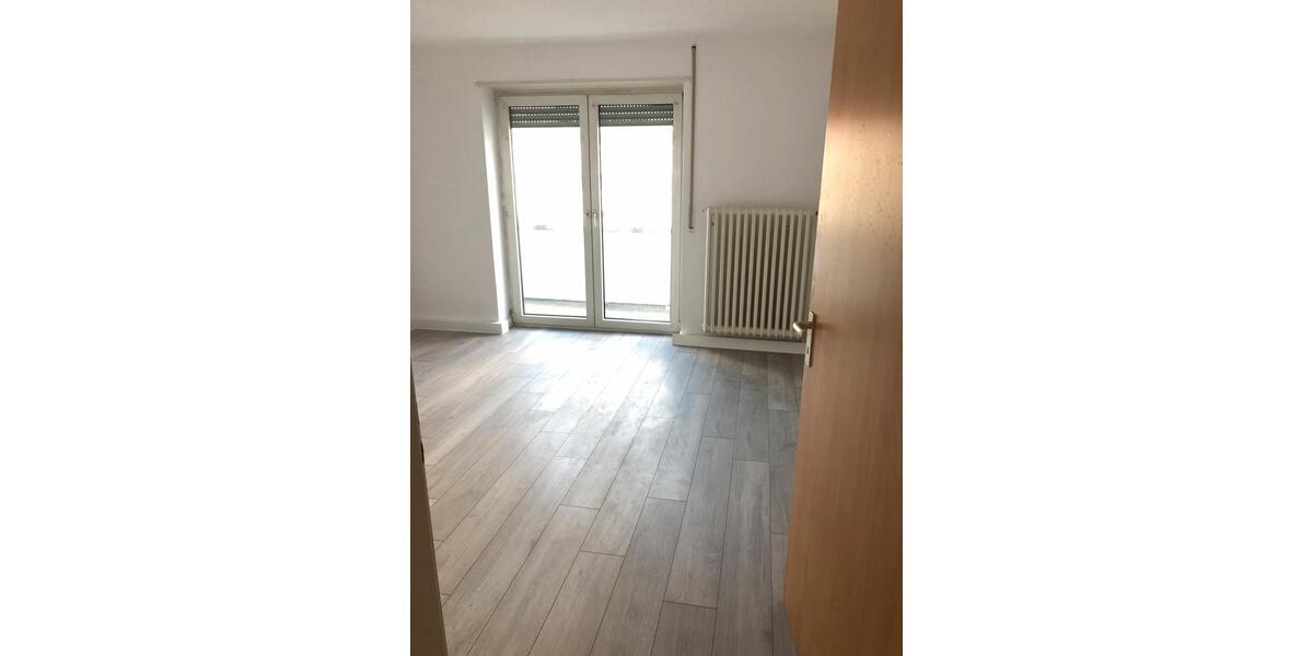 Etagenwohnung Ludwigshafen am Rhein Rheingönheim - 3 Zimmer, 80 m&sup2;, 1.200&euro; | Angebot:24804906