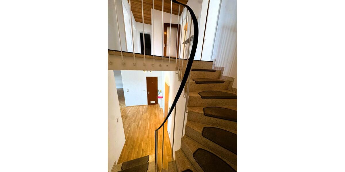 Maisonettenwohnung Maßbach - 5 Zimmer, 146 m&sup2;, 1.250&euro; | Angebot:25965571