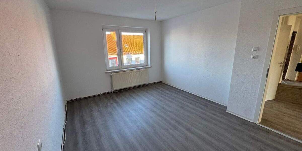 Etagenwohnung Zeitz - 4 Zimmer, 73 m&sup2;, 450&euro; | Angebot:25728357