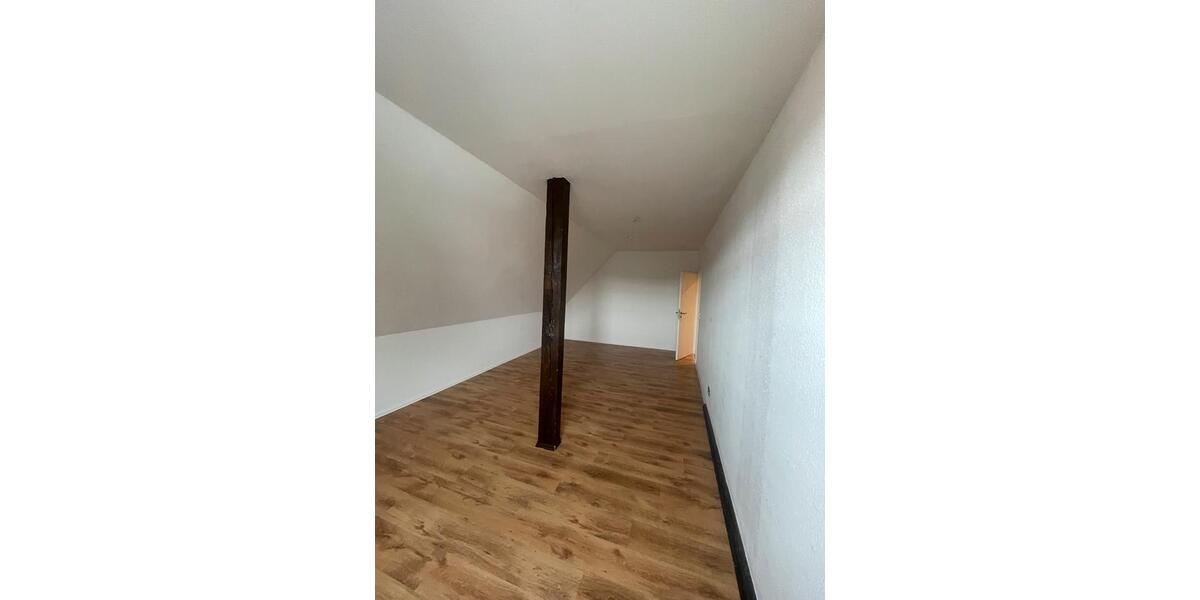 Altstadtjuwel im DG – 126 m² mit Sichtbalken, sofort bezugsfrei 4 zimmer