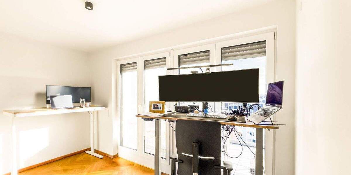 Etagenwohnung Düsseldorf Pempelfort - 3 Zimmer, 105 m&sup2;, 2.345&euro; | Angebot:24181614