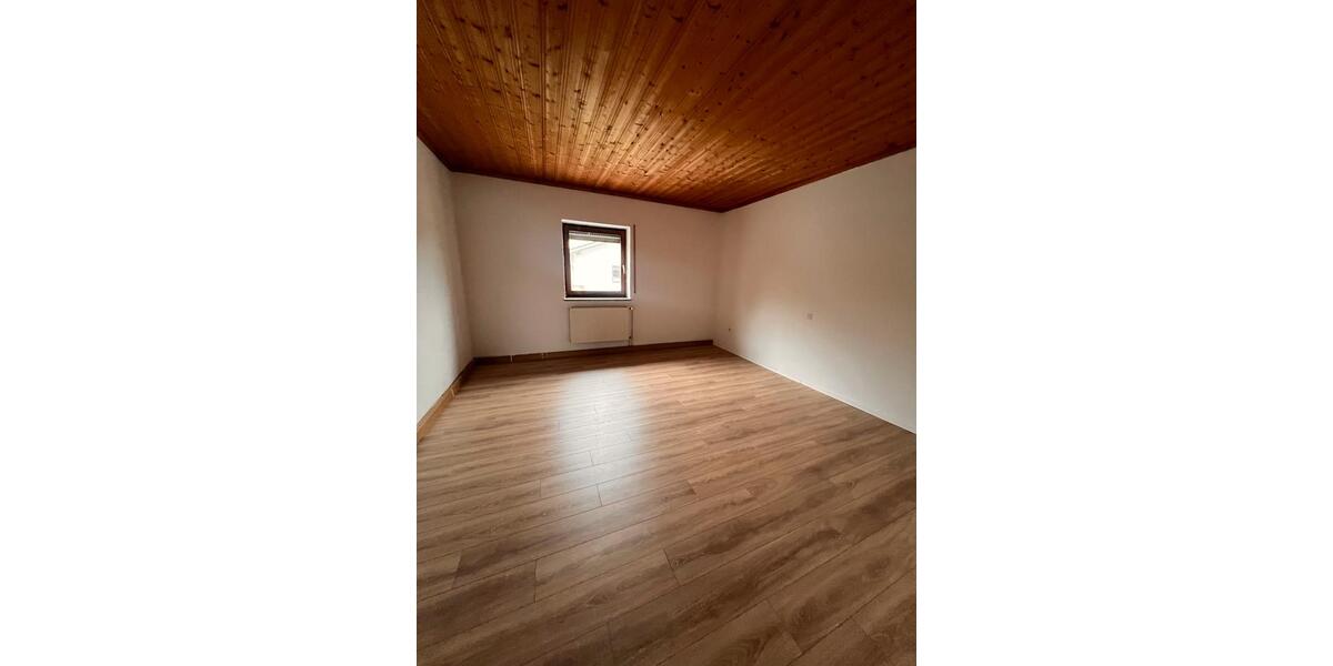 Große Wohnung in Hinterbuchberg Neukirchen 8 zimmer