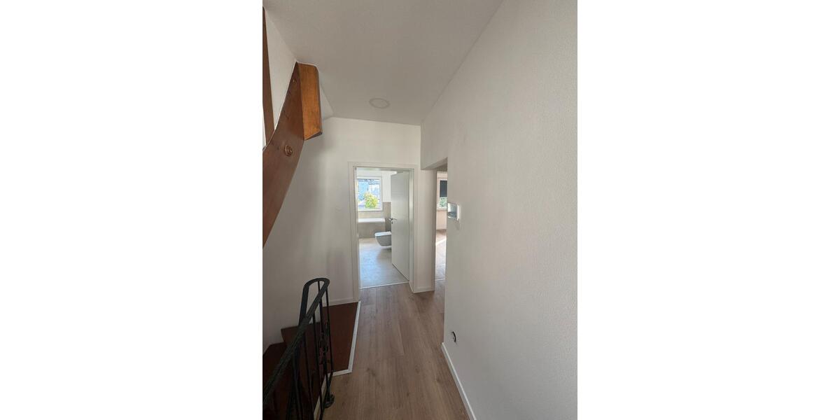 Modernisiertes Reihenendhaus mit Garten & Stellplatz in Koblenz! 5.5 zimmer