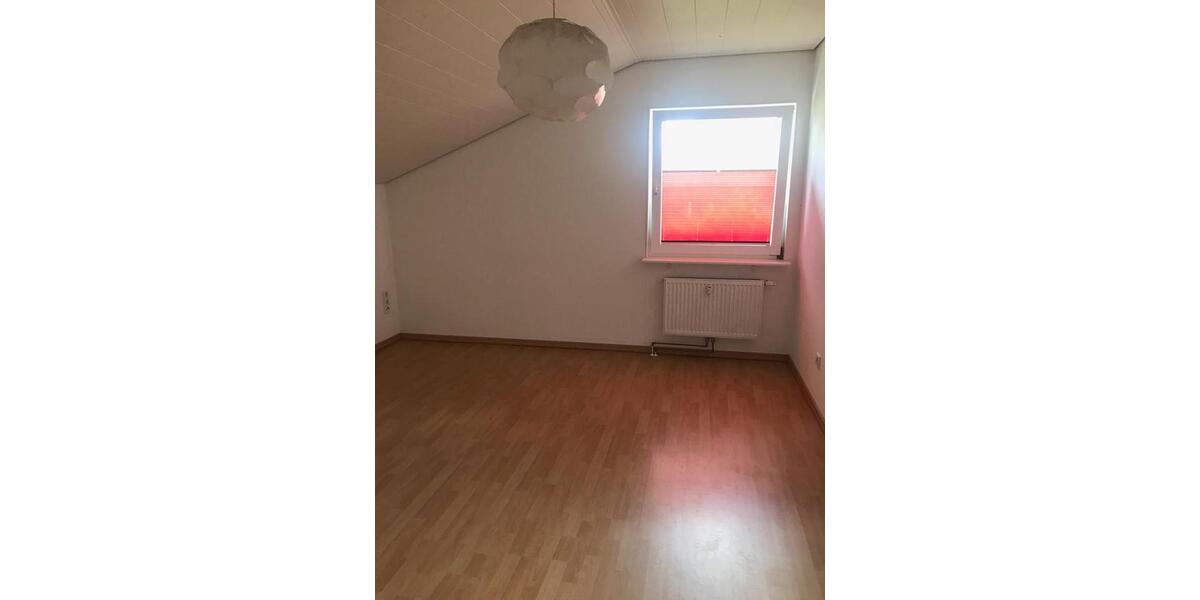 Dachgeschoßwohnung Engen - 3.5 Zimmer, 100 m&sup2;, 1.200&euro; | Angebot:26652378