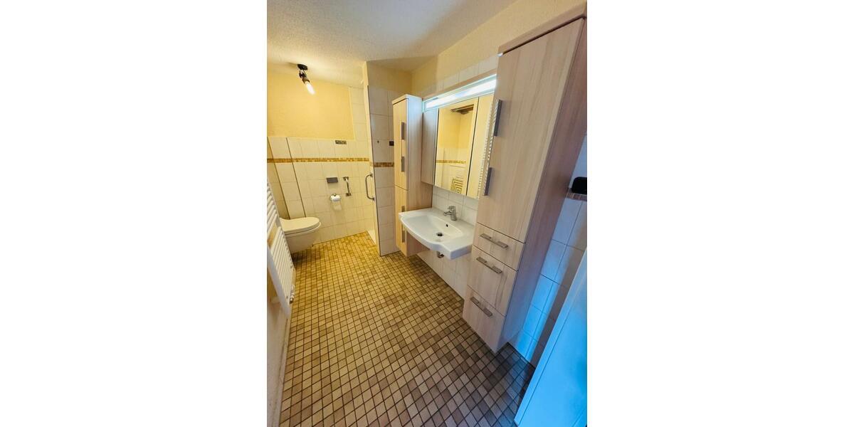 Etagenwohnung Alsfeld - 5 Zimmer, 185 m&sup2;, 850&euro; | Angebot:24640045