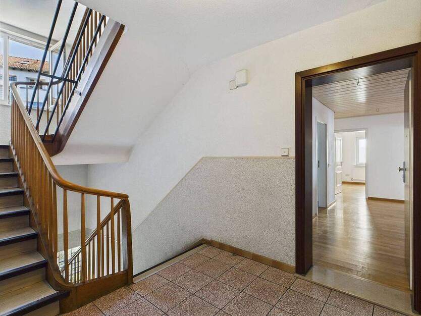 Zentrales Wohnen in Stuttgart-Ost: Charmante 4-Zimmer-Wohnung mit Stellplatz 4 zimmer