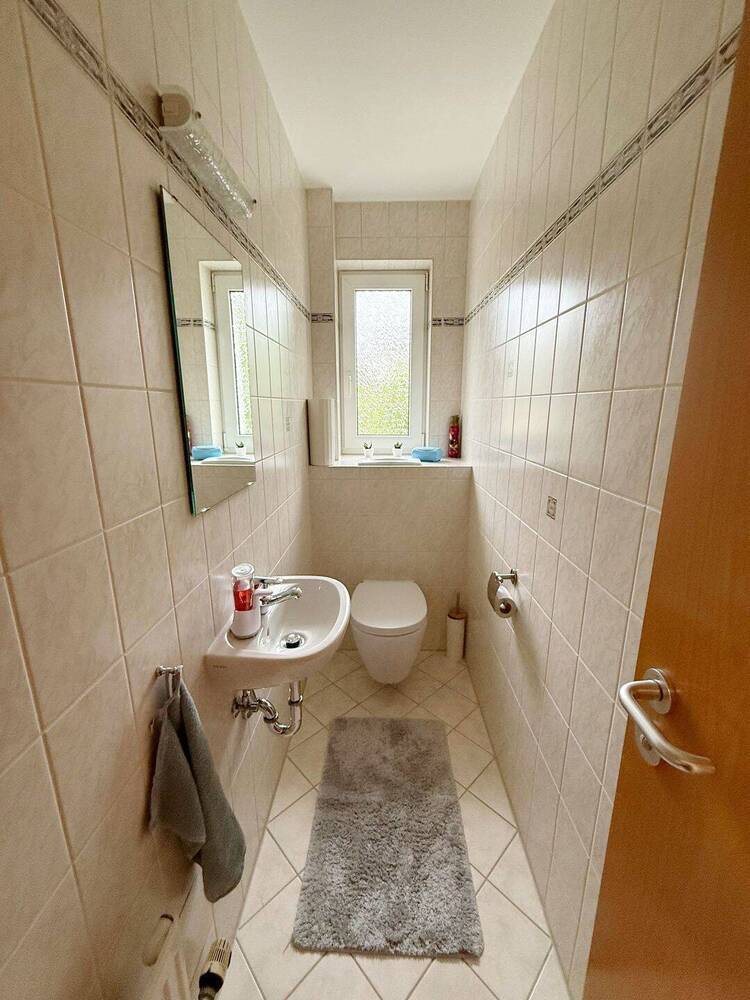 Renovierte, gut aufgeteilte 3-Zimmerwohnung mit EBK und zwei Balkonen in bevorzugter Lage
