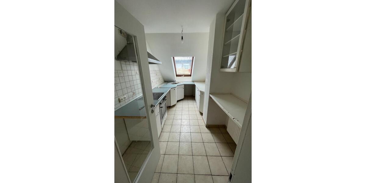 Dachgeschoßwohnung Bad Vilbel - 4 Zimmer, 92 m&sup2;, 1.350&euro; | Angebot:25148125