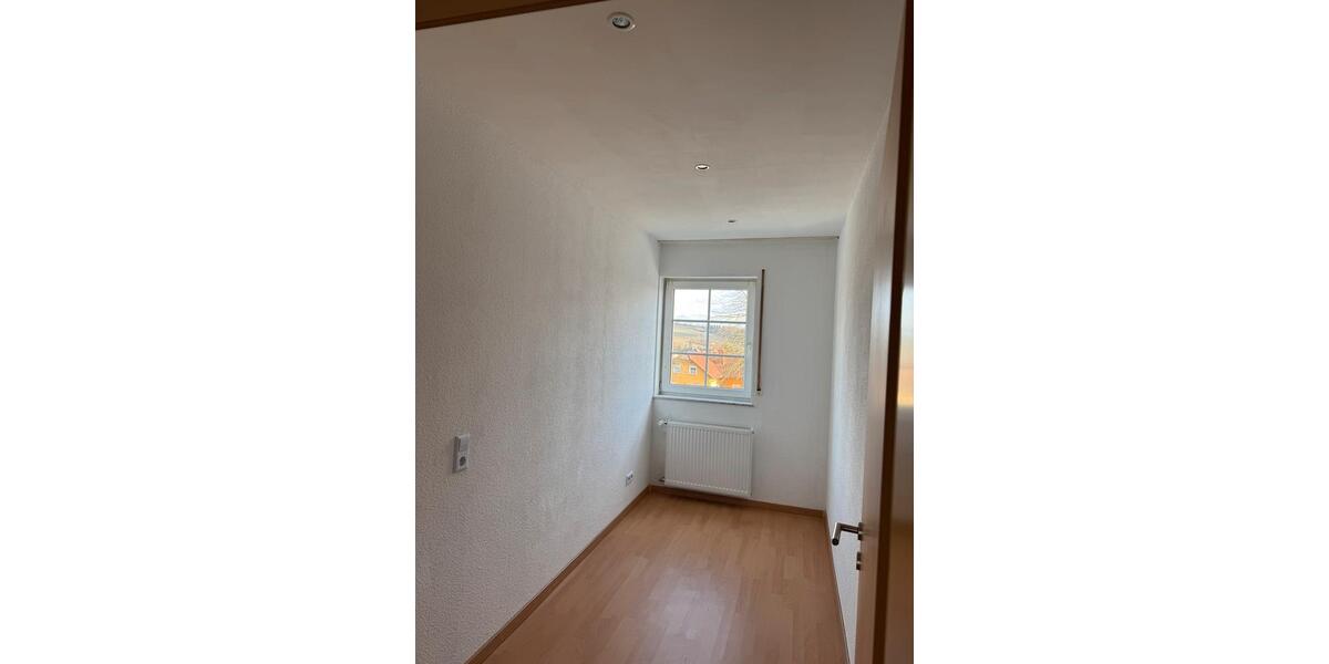 Etagenwohnung Newel - 3 Zimmer, 83 m&sup2;, 950&euro; | Angebot:25905472