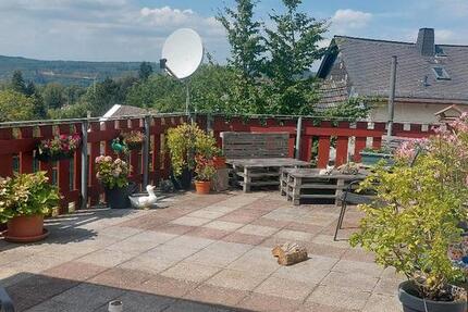 Gemütliche 2-Zimmer-Wohnung mit großem Balkon und Kaminofen in 2 zimmer