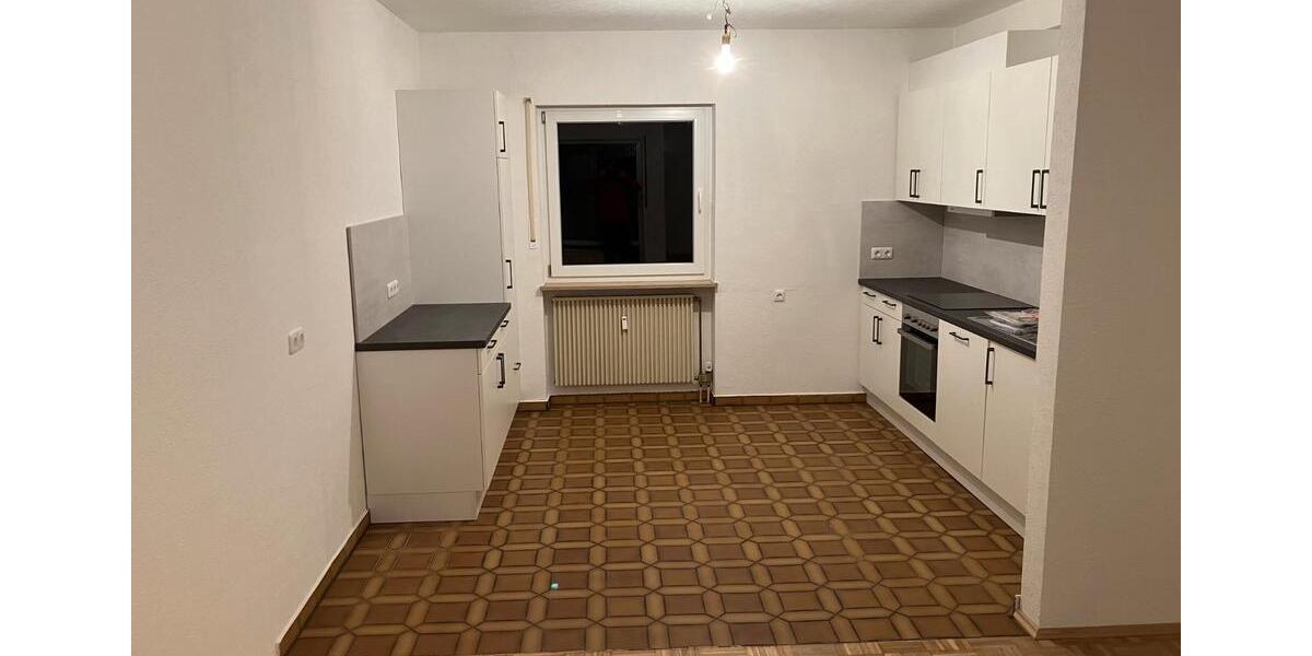 Erdgeschoßwohnung Scheinfeld - 4 Zimmer, 125 m&sup2;, 750&euro; | Angebot:26517646
