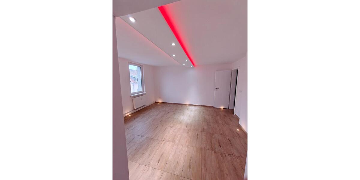 Dachgeschoßwohnung Crimmitschau - 3.5 Zimmer, 65 m&sup2;, 440&euro; | Angebot:25267386