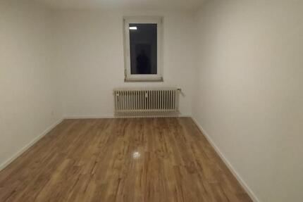 1,5 Zi-Wohnung mit Küche und Garage 1 zimmer