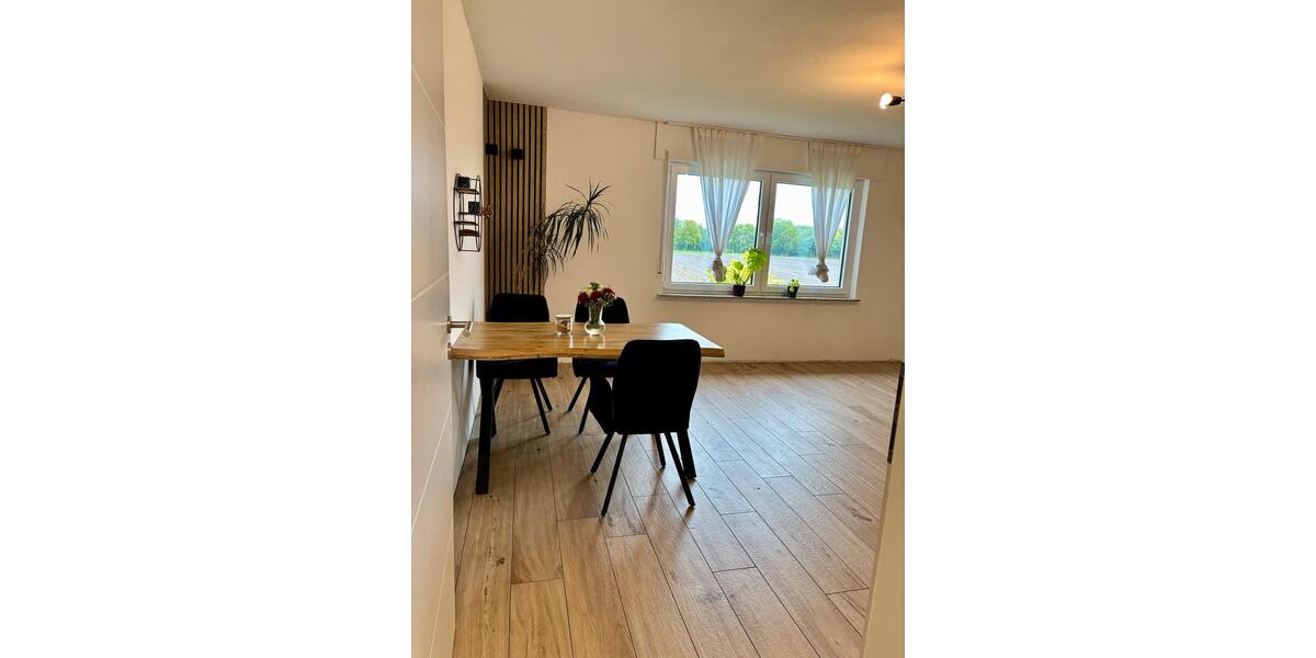 Dachgeschoßwohnung Uplengen - 5 Zimmer, 145 m&sup2;, 1.150&euro; | Angebot:26640652