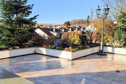 Wohnung Friedrichsdorf - 5 Zimmer, 180 m&sup2;, 2.430&euro; | Angebot:24395407