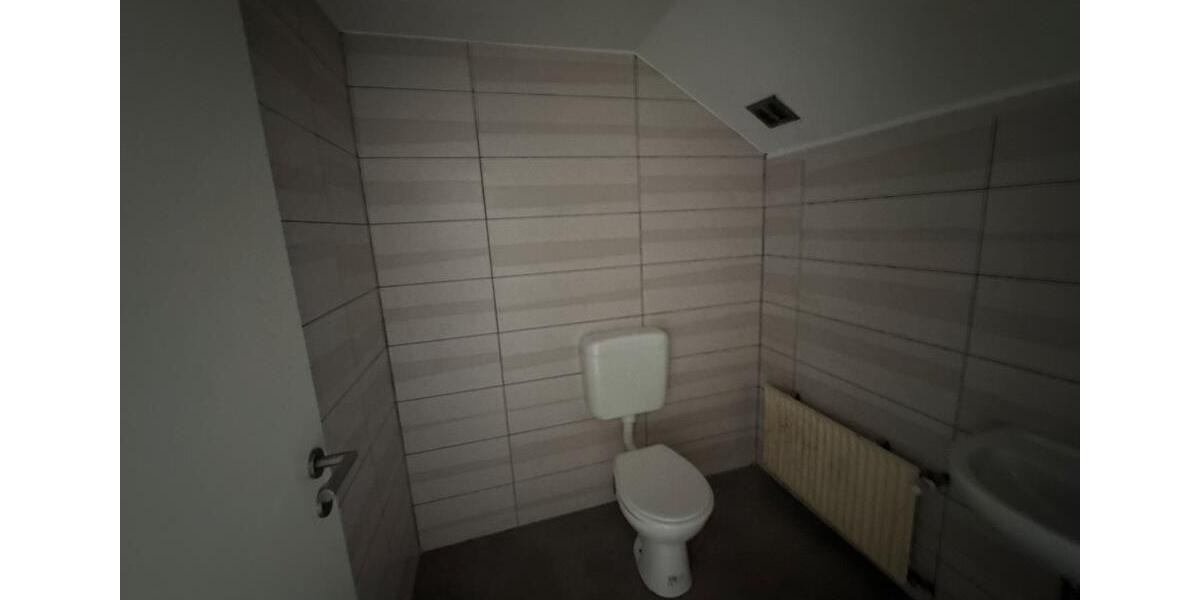 Etagenwohnung Saterland - 4 Zimmer, 150 m&sup2;, 1.000&euro; | Angebot:25351474