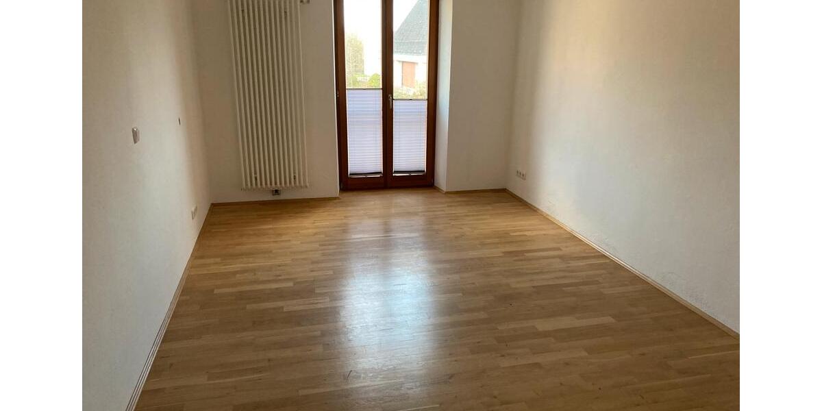 Etagenwohnung Ursensollen - 3 Zimmer, 90 m&sup2;, 810&euro; | Angebot:24838631