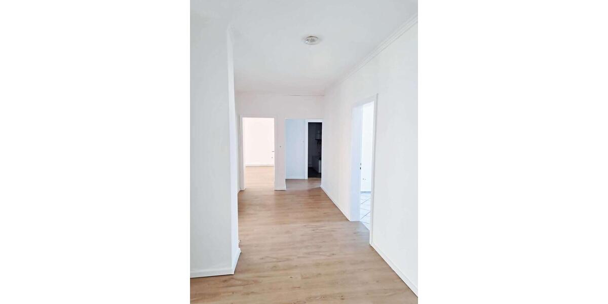 Etagenwohnung Hildesheim - 4 Zimmer, 120 m&sup2;, 960&euro; | Angebot:25904595