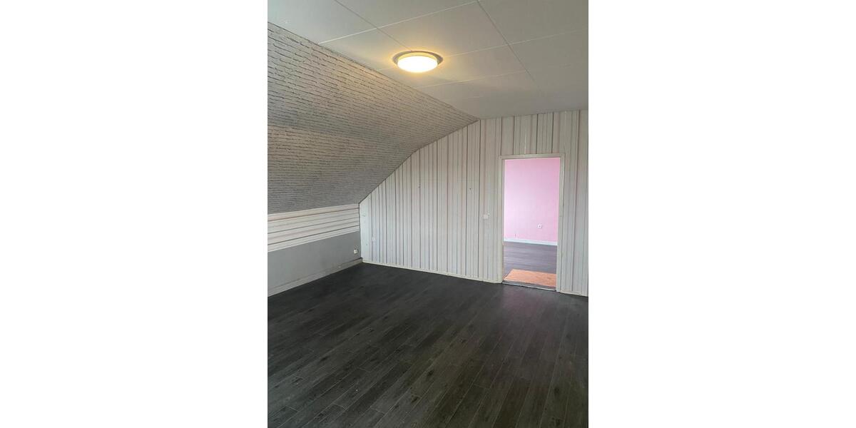 Dachgeschoßwohnung Merchweiler - 3 Zimmer, 81 m&sup2;, 670&euro; | Angebot:26339720
