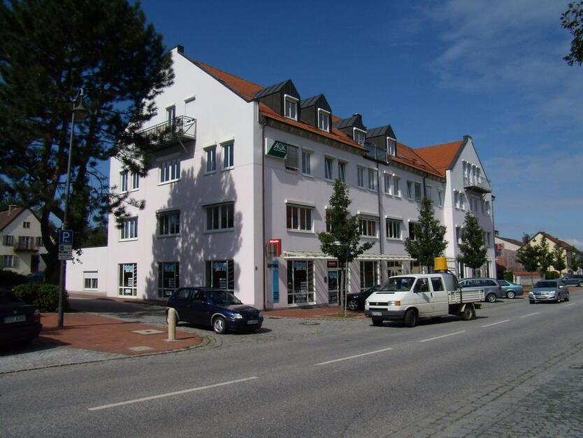 Helle, zentral gelegene 2-Zimmer-Wohnung mit Balkon