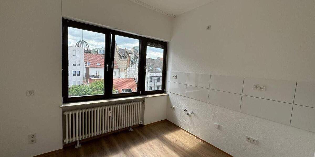 Etagenwohnung Saarbrücken St Johann - 4 Zimmer, 137 m&sup2;, 895&euro; | Angebot:23970598