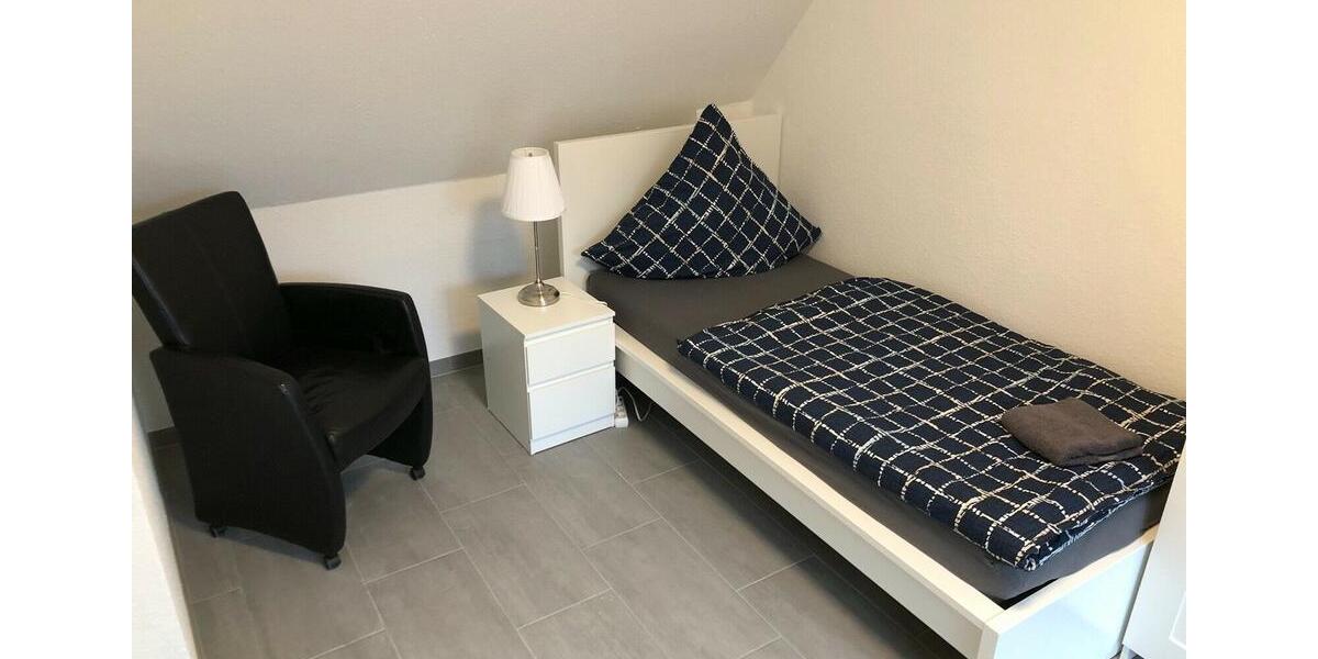 Wohnen auf Zeit Hude (Oldenburg) - 18 Zimmer, 400 m&sup2;, 20&euro; | Angebot:12327183
