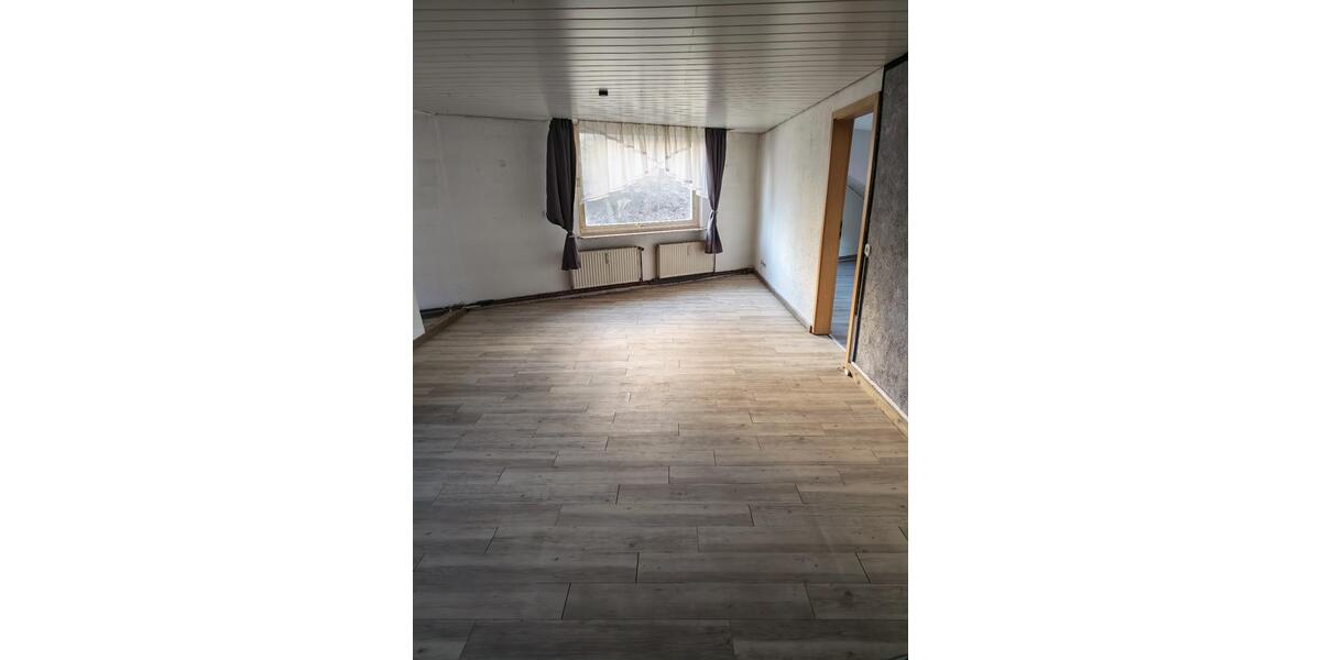 Dachgeschoßwohnung Burladingen - 3 Zimmer, 88 m&sup2;, 580&euro; | Angebot:25843397