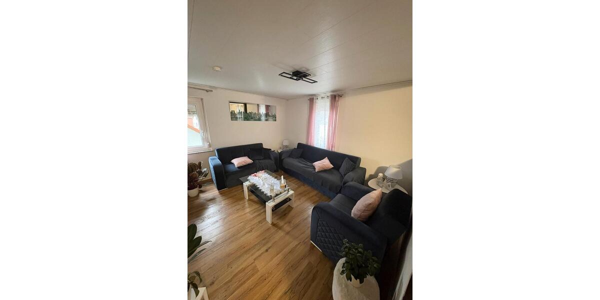 Dachgeschoßwohnung Kirchardt - 3.5 Zimmer, 64 m&sup2;, 670&euro; | Angebot:26705165