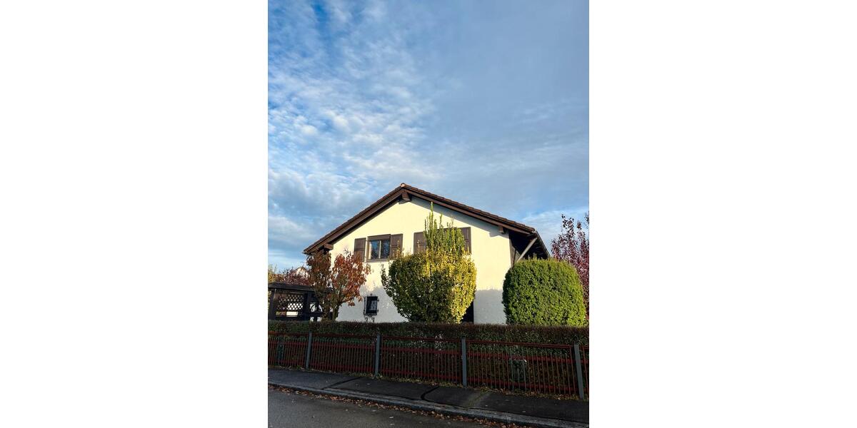 freistehendes Einfamilienhaus mit Wintergarten, Garten, Garage 5 zimmer