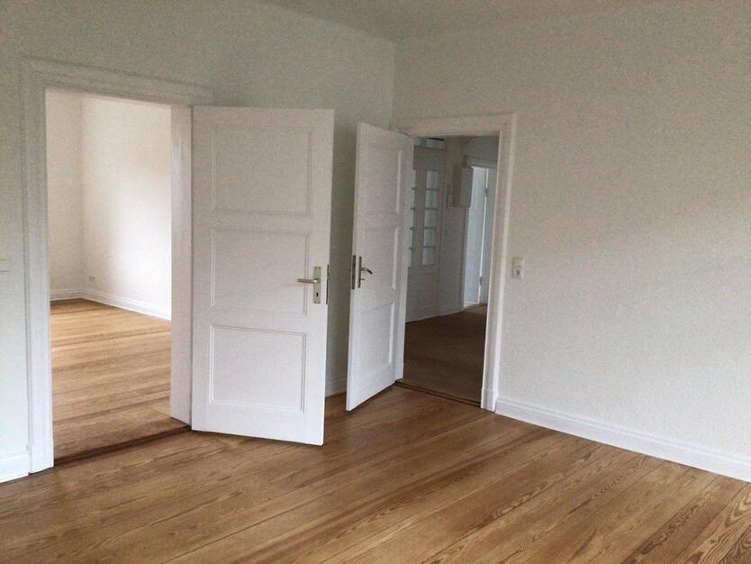 4 Zimmer AltbauWohnung in zentraler Lage